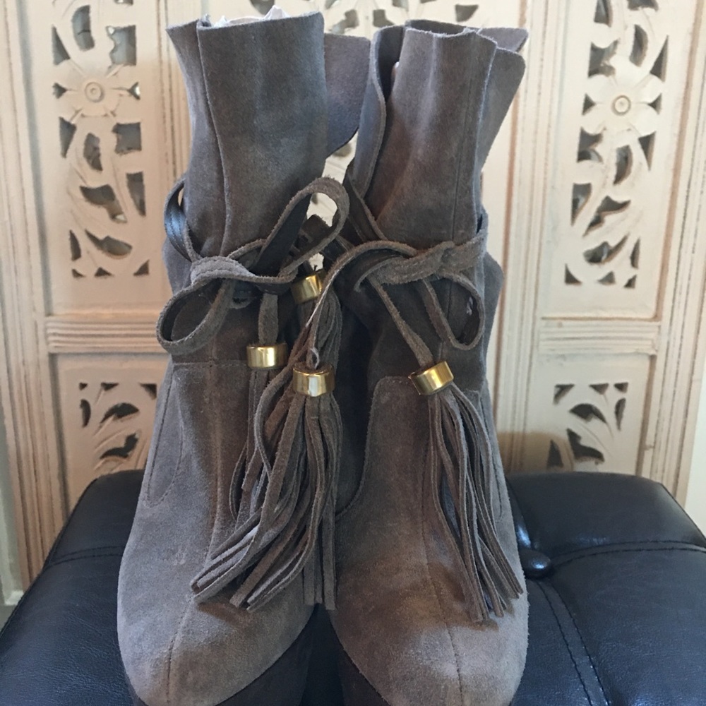 Victoria secrets platform boots-barely worn (3)